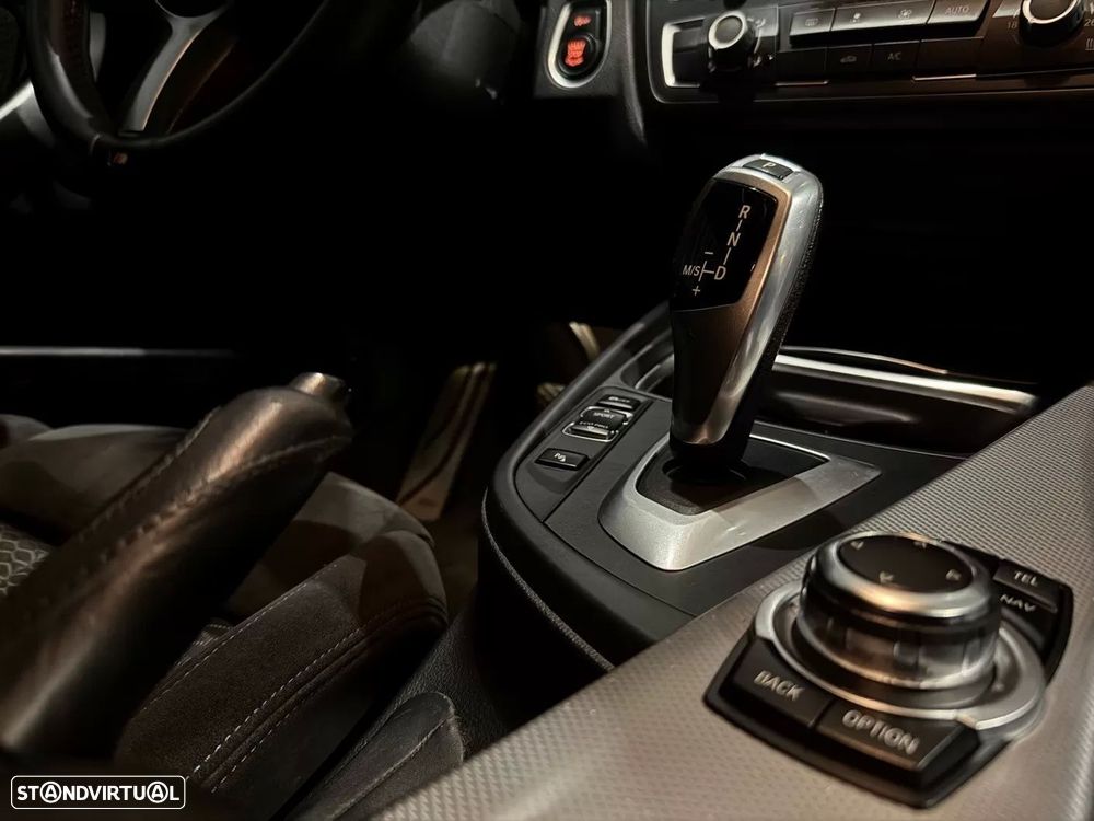 BMW 320 d Auto Pack M - 9