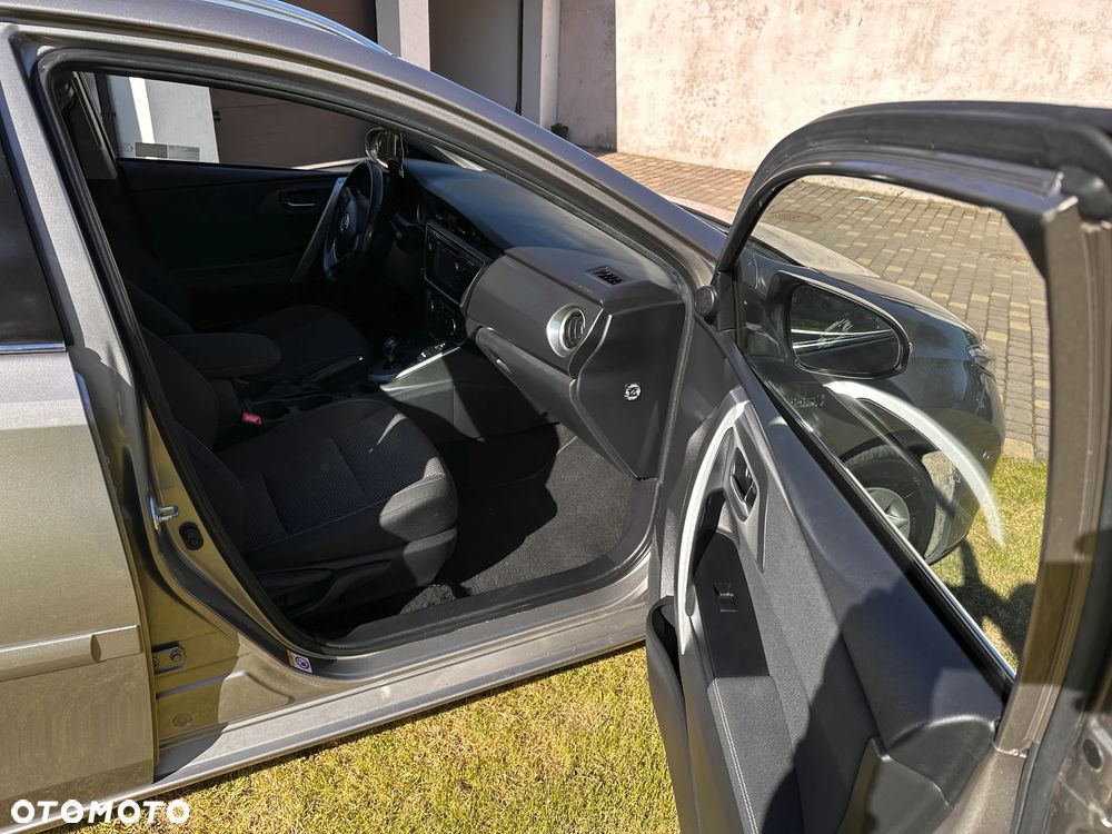 Toyota Auris - 24