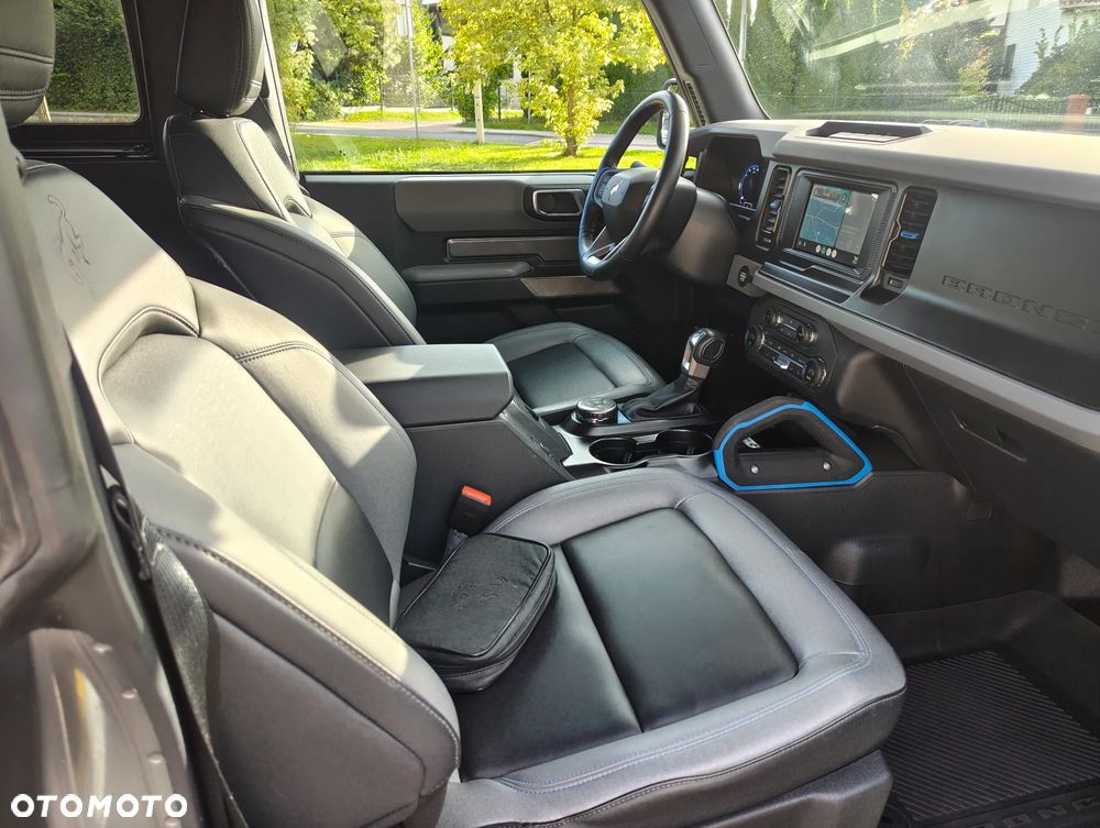 Ford Bronco - 28