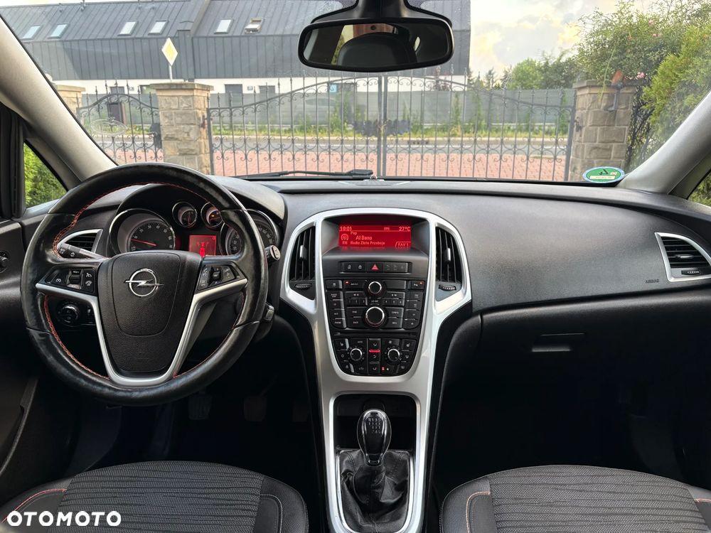 Opel Astra 1.4 Turbo Cosmo - 11