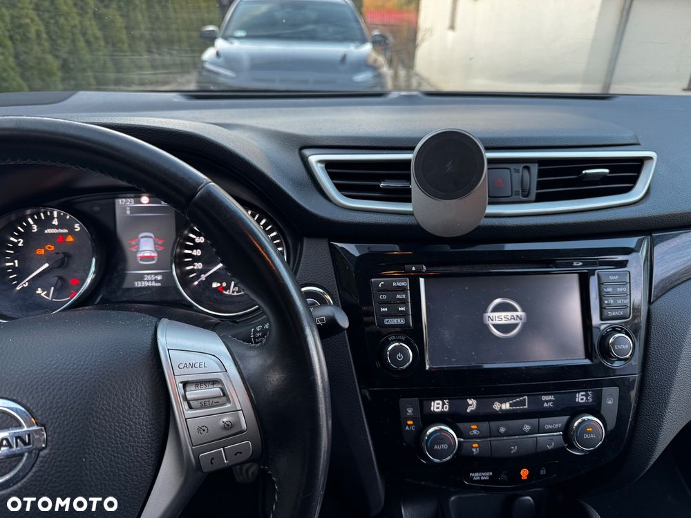 Nissan Qashqai 1.6 DIG-T N-Connecta - 18