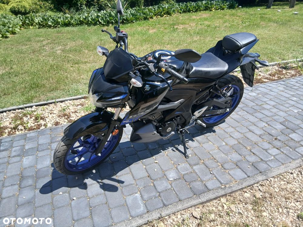 Suzuki GSX - 2