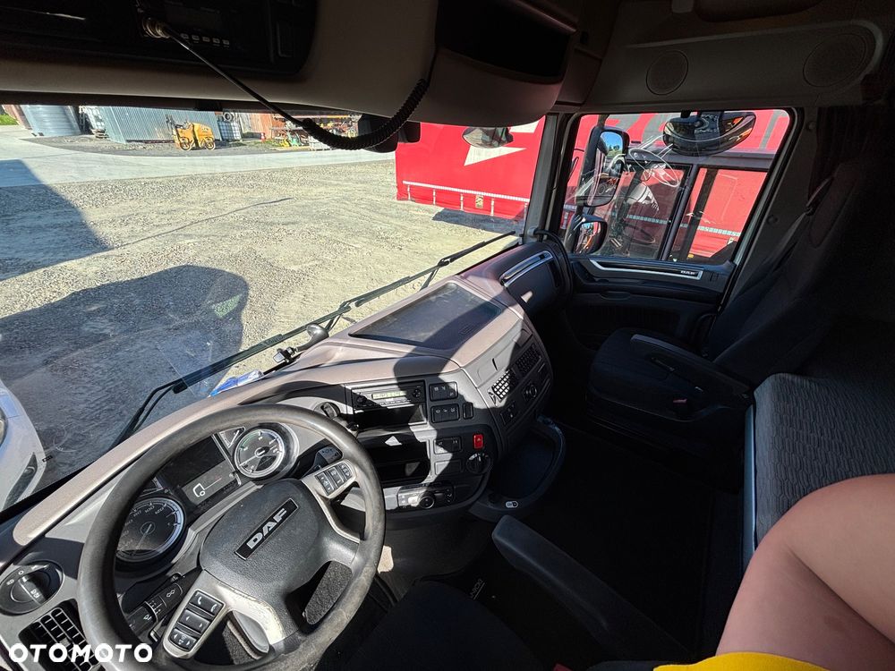DAF XF - 10