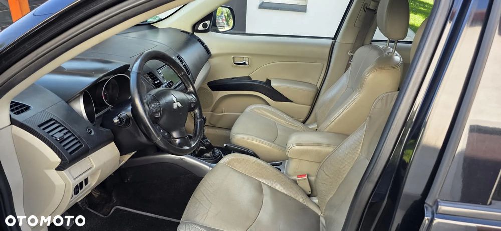 Mitsubishi Outlander 2.2 DI-D 4WD Instyle - 16
