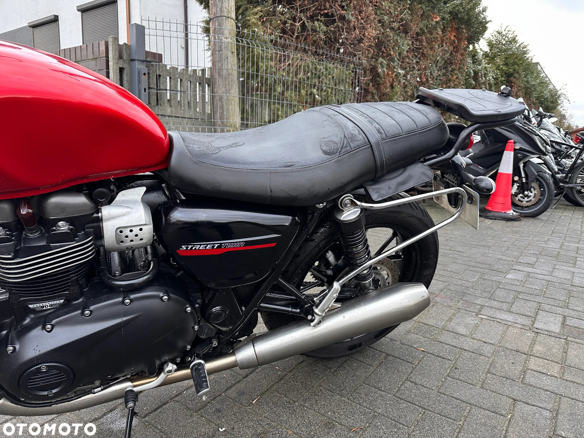 Triumph Bonneville - 11