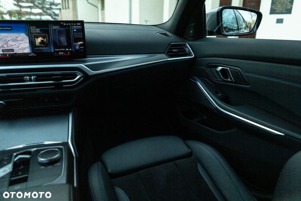 BMW Seria 3 318d Edition M Sport Shadow - 37