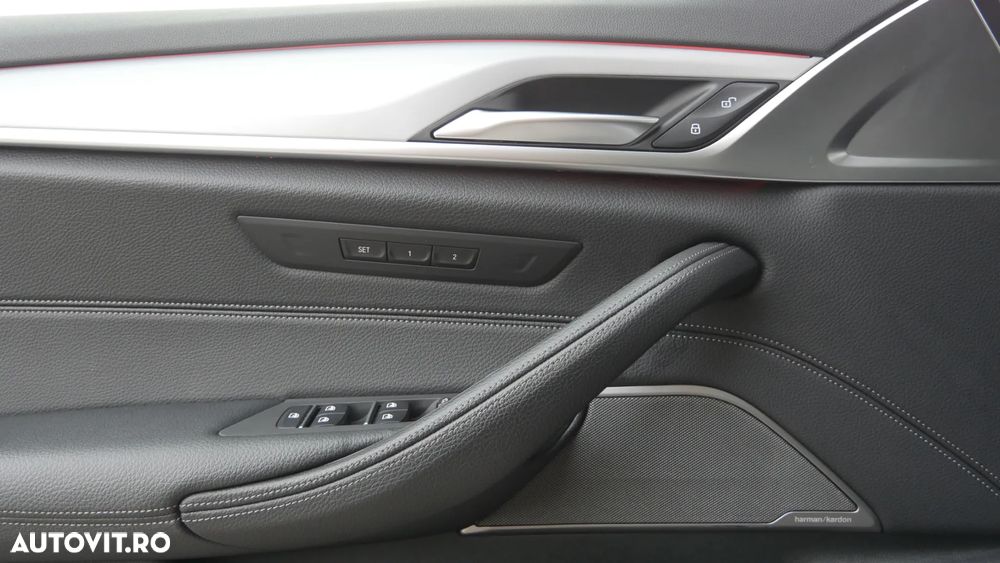 BMW Seria 5 530i xDrive AT - 15