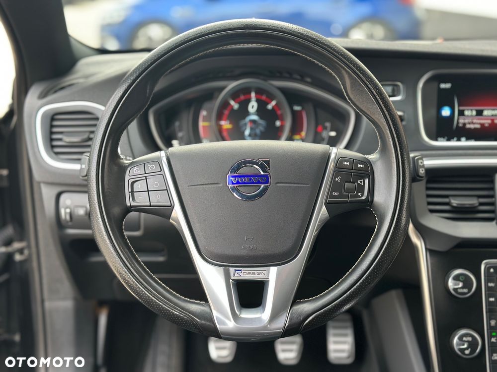 Volvo V40 D2 Drive-E R-Design Momentum - 17