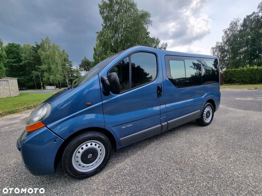Renault Trafic Passenger - 8