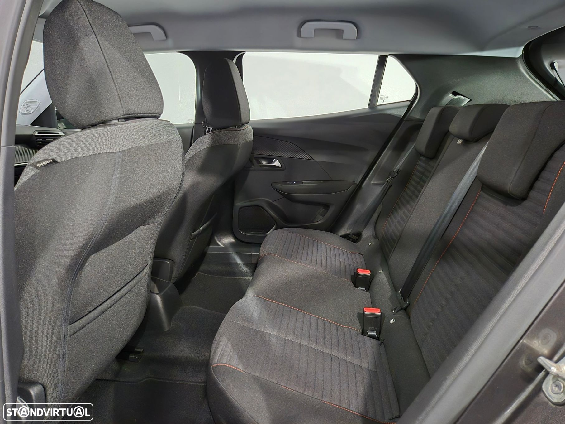 Peugeot 2008 1.2 PureTech Active Pack - 12