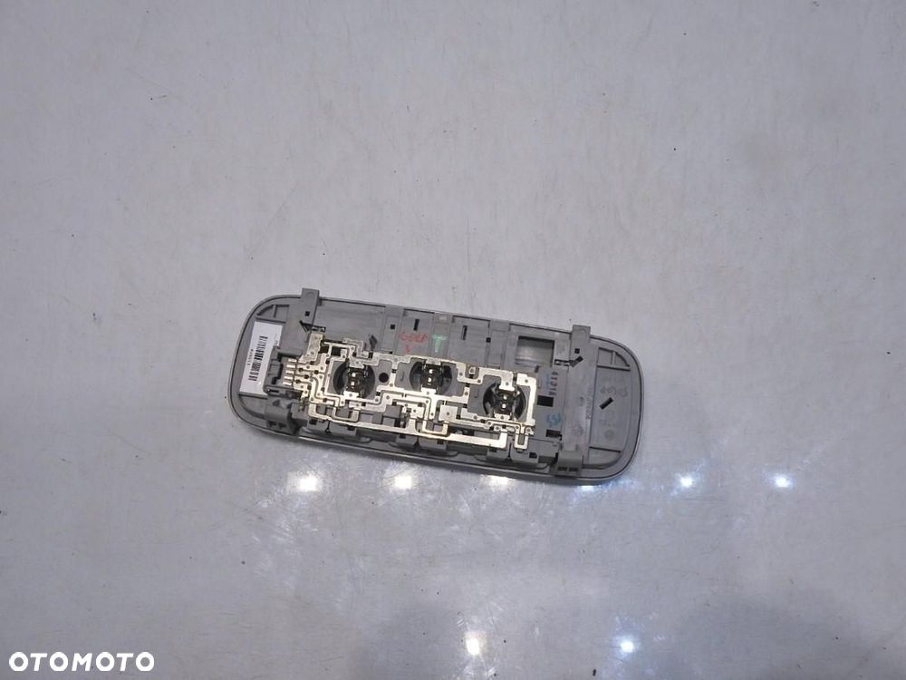 LAMPKA OŚWIETLENIE WNĘTRZA TYŁ VW GOLF V 1K0947291 - 3