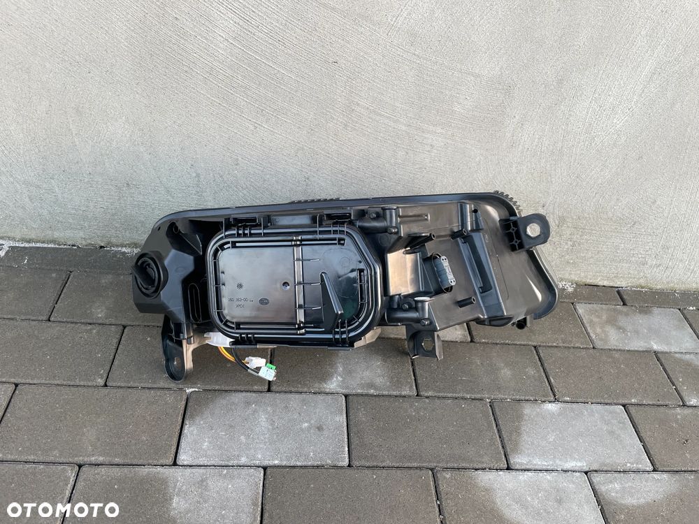 LAMPA PRZEDNIA LEWA AUDI A6 C6 LIFT  2008-2011 - NOWA HELLA BI-XENON - 2