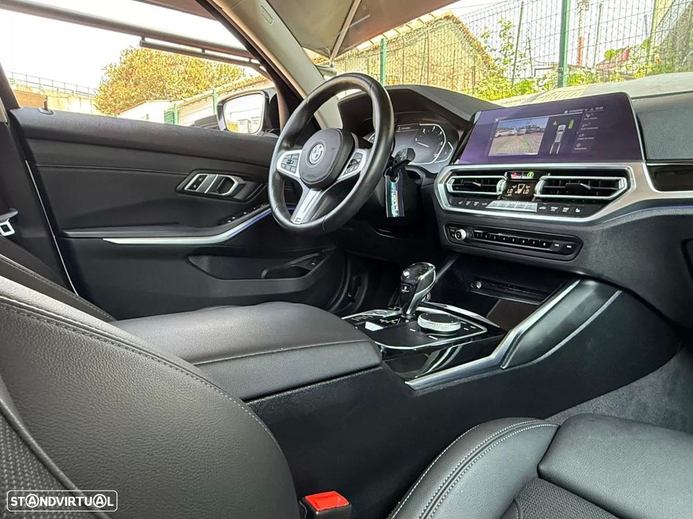 BMW 320 d Touring Pack Desportivo M Auto - 18