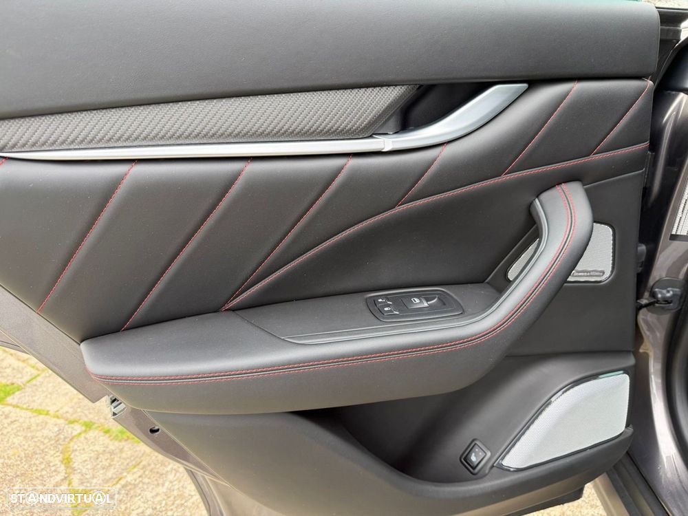 Maserati Levante 3.0 V6 S - 37