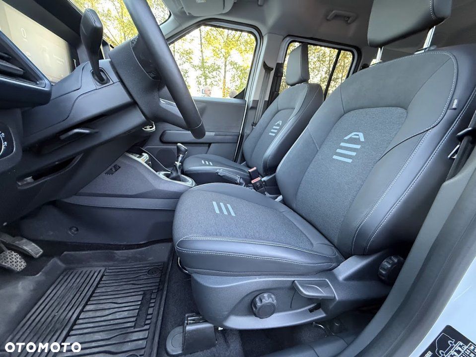 Ford Tourneo Courier - 13