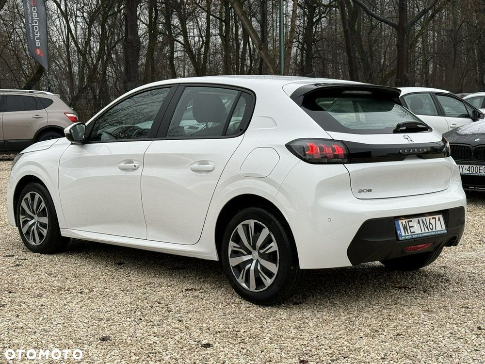 Peugeot 208 - 6