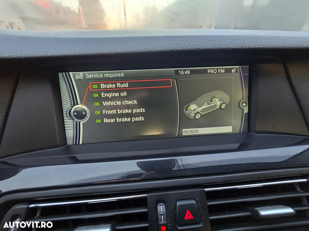 BMW Seria 5 525d Touring - 27