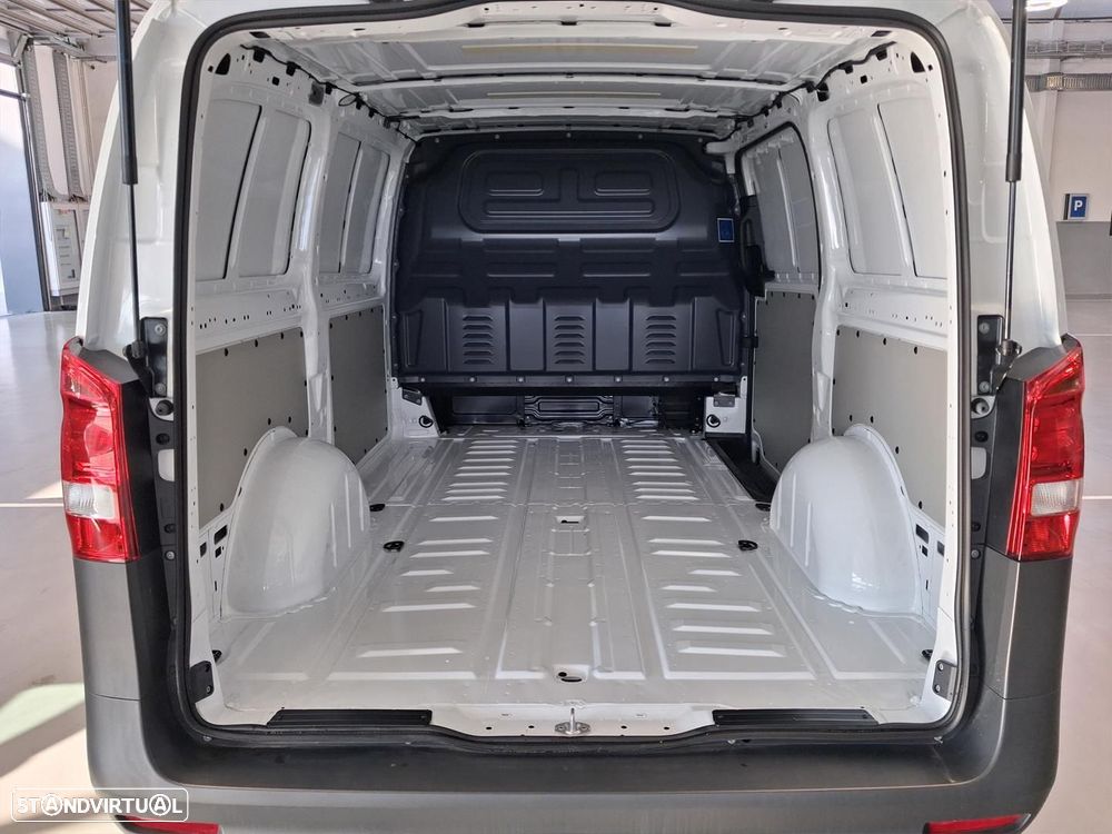 Mercedes-Benz eVito Furgão Standard - 12