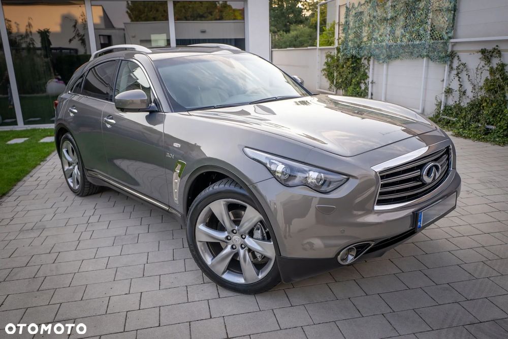 Infiniti QX70 - 1