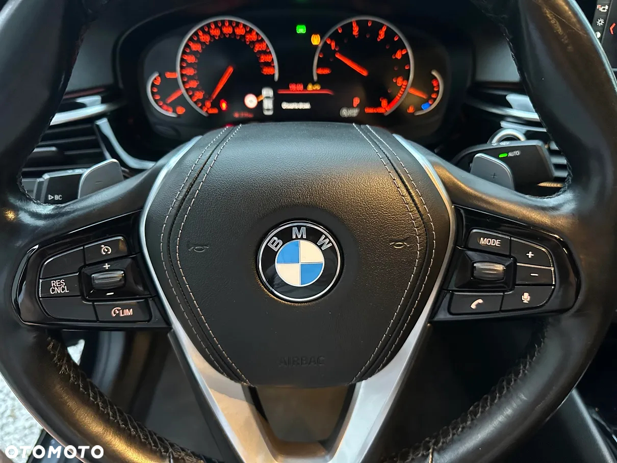 BMW Seria 5 520d Sport Line - 14