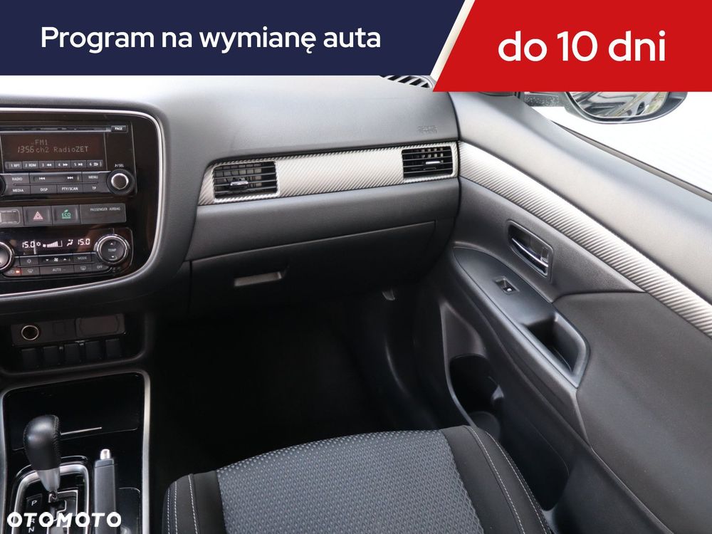 Mitsubishi Outlander - 10
