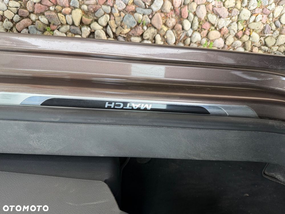 Volkswagen Touran 1.6 TDI DPF BlueMotion Technology MATCH - 10