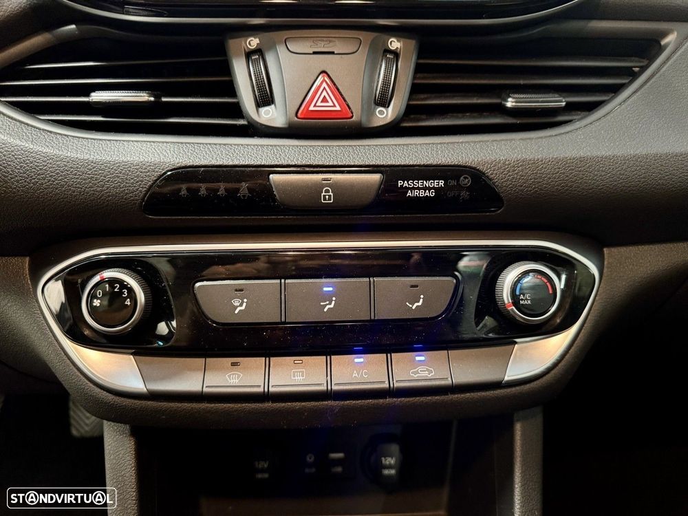 Hyundai i30 SW - 16