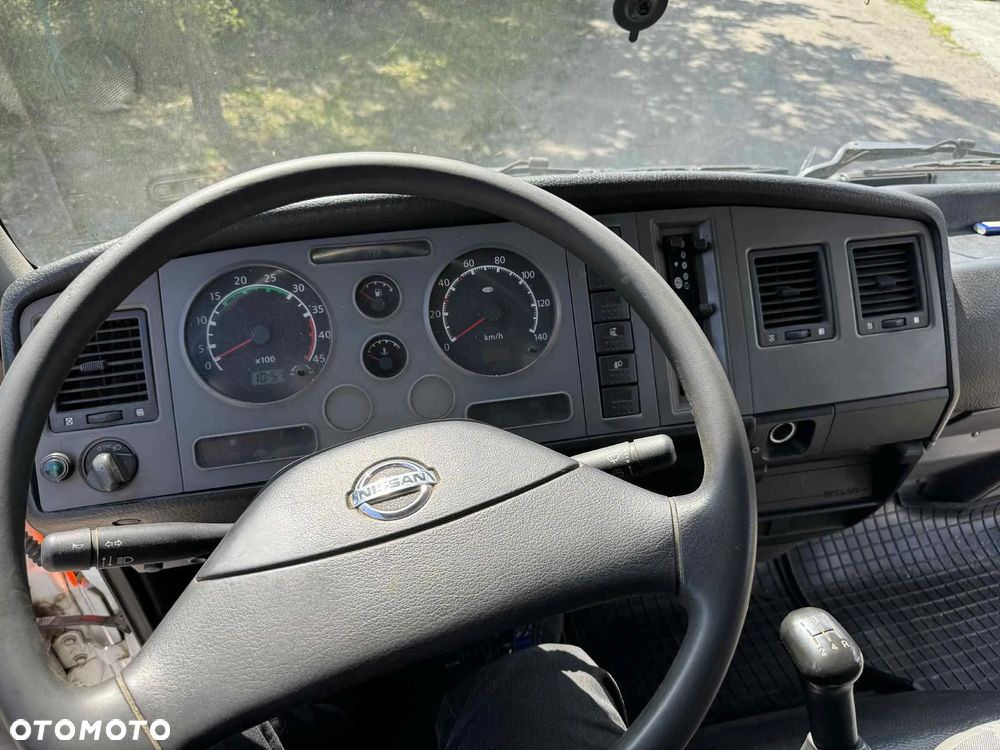 Nissan Atleon - 8