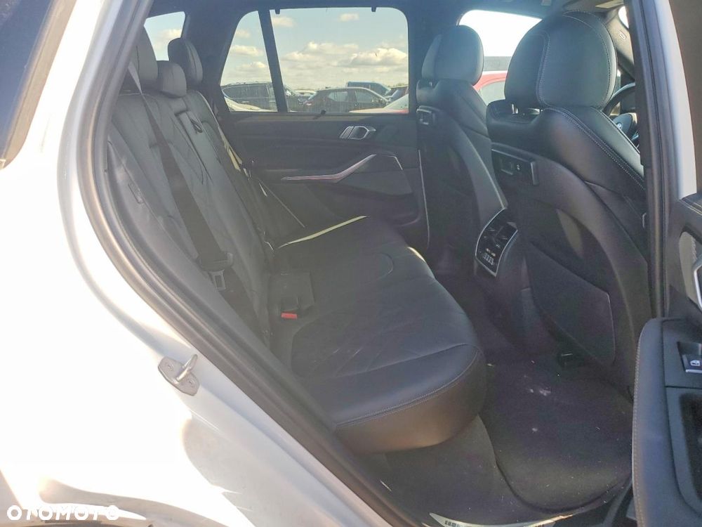 BMW X5 xDrive40i - 11