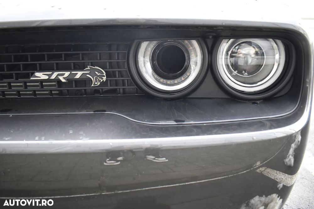 Dodge Challenger - 40