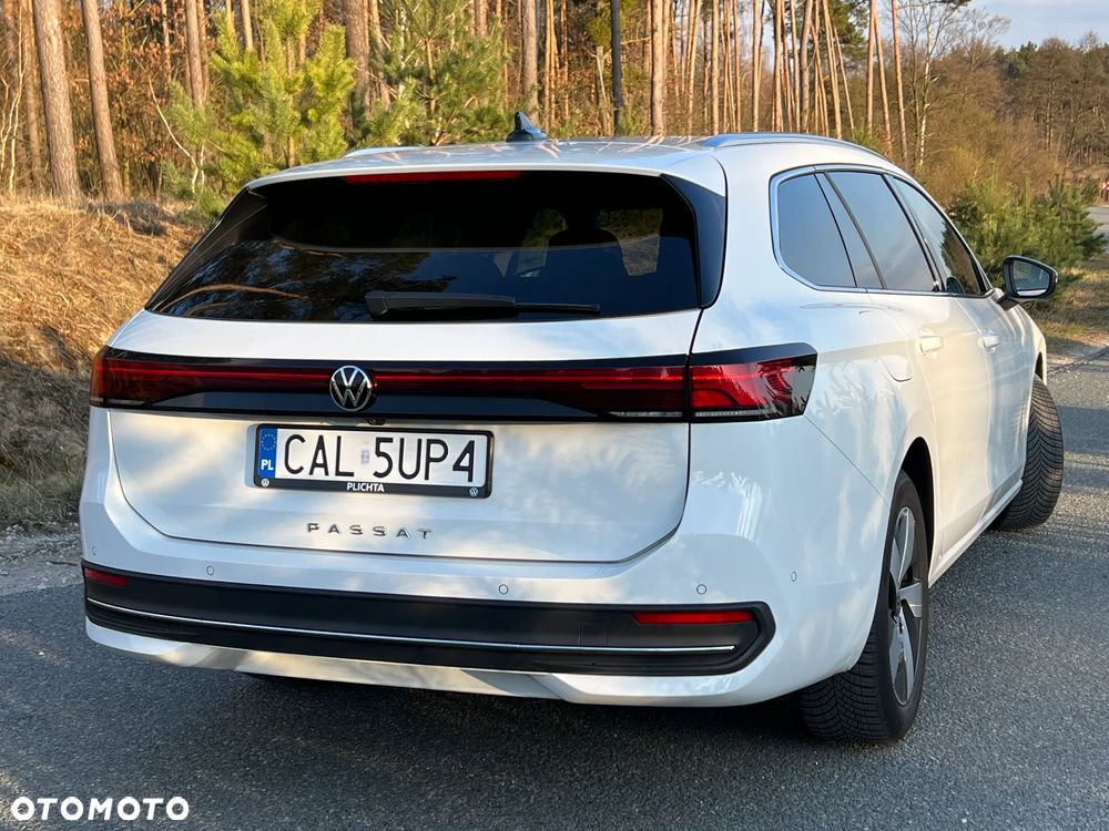Volkswagen Passat - 11