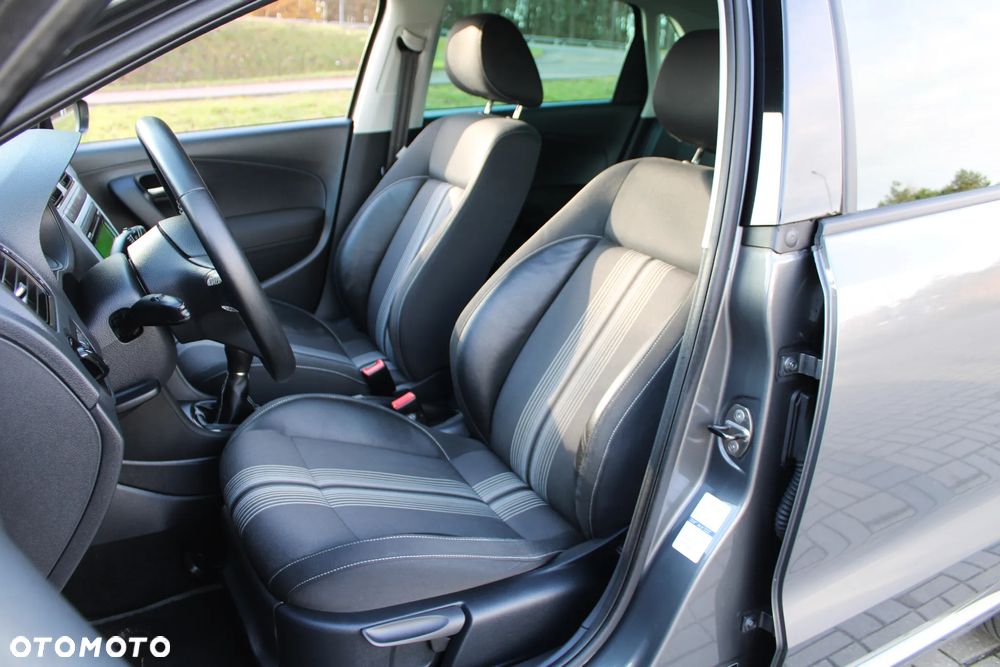 Volkswagen Polo 1.2 TSI MATCH - 27