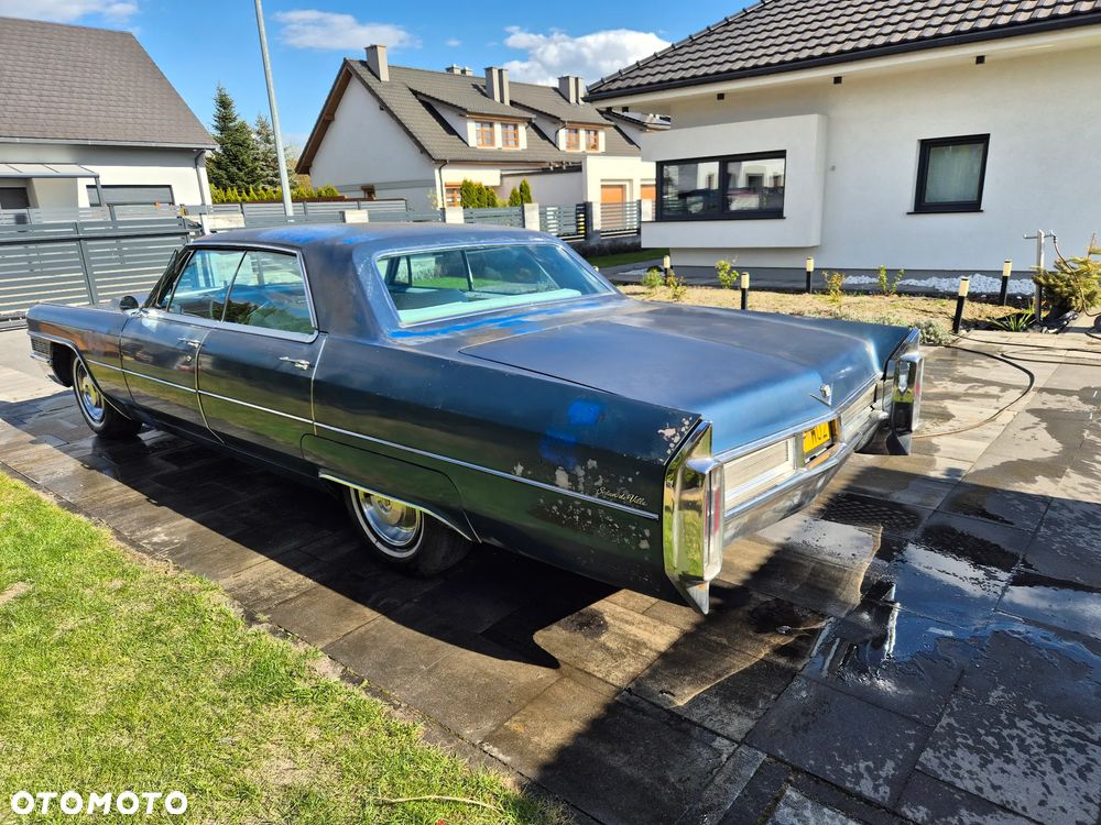 Cadillac Deville - 3