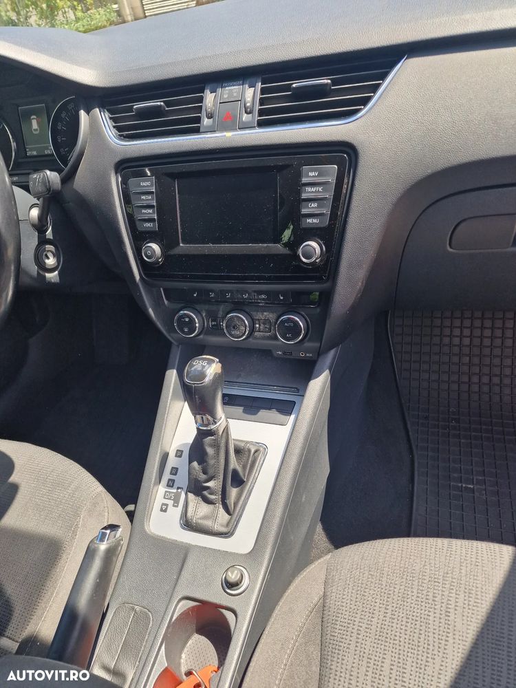 Skoda Octavia 2.0 TDI ELEGANCE DSG - 18