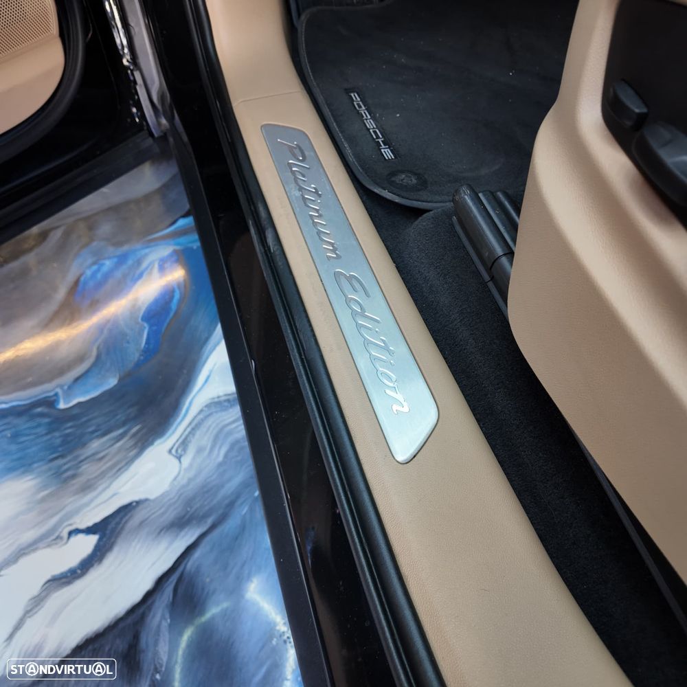 Porsche Cayenne E-Hybrid Platinum Edition - 12