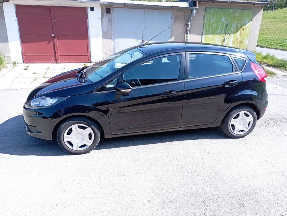Ford Fiesta 1.25 Ambiente - 2