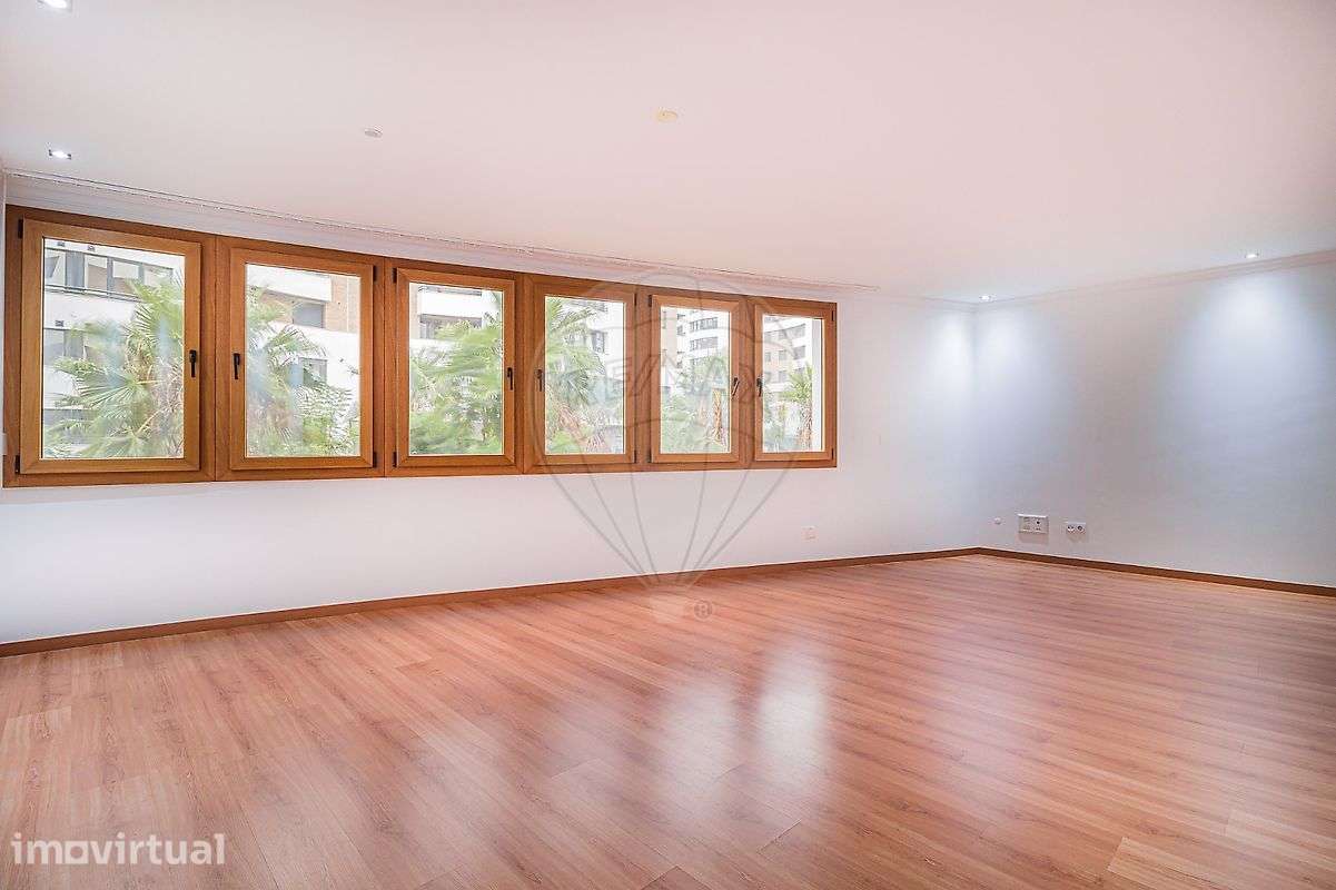 Apartamento T2 para arrendamento - Grande imagem: 2/22