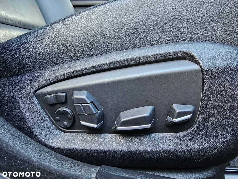 BMW Seria 5 520d - 26
