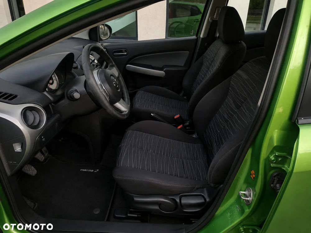 Mazda 2 - 6
