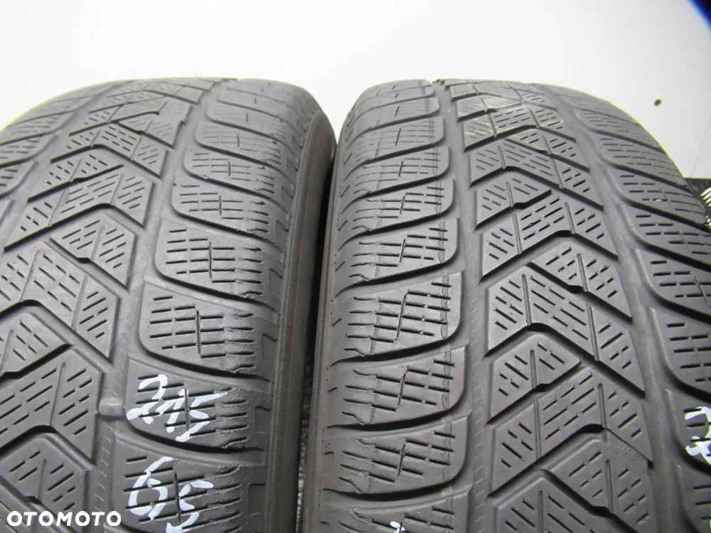 2x Pirelli Scorpion Winter 215/65/17 99H nr.17100 - 2