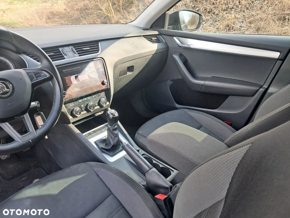 Skoda Octavia 1.6 TDI Premium Edition - 17
