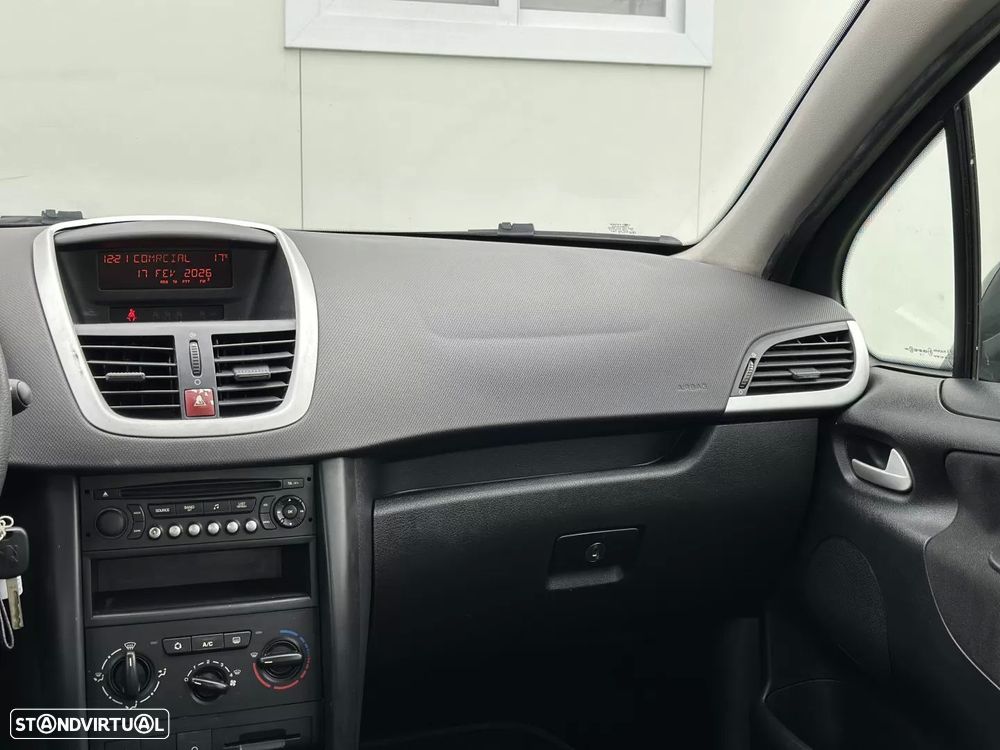 Peugeot 207 1.4 HDi Trendy - 17