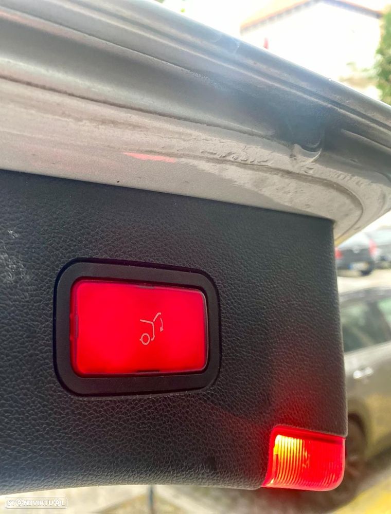 Mercedes-Benz E 220 CDi Avantgarde BE Auto. - 32