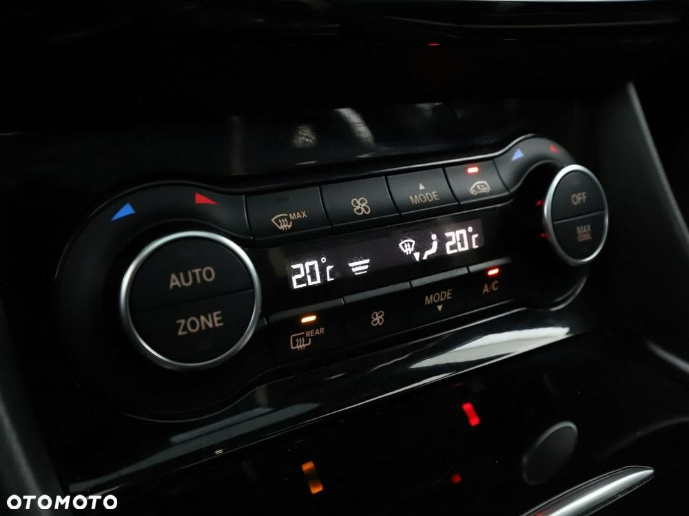 Infiniti Q30 1.6t DCT Sport - 28