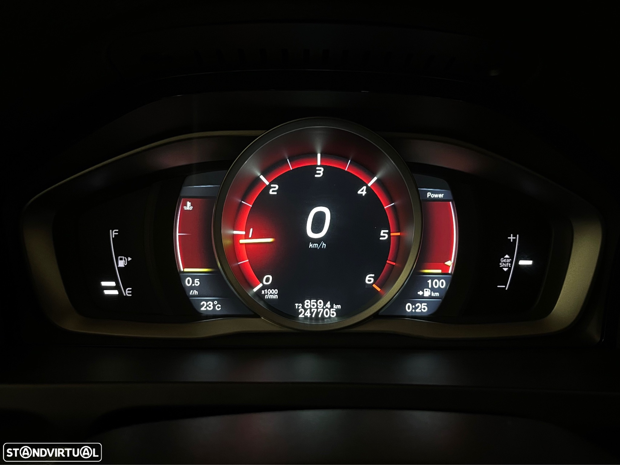 Volvo V60 2.0 D2 Momentum - 9