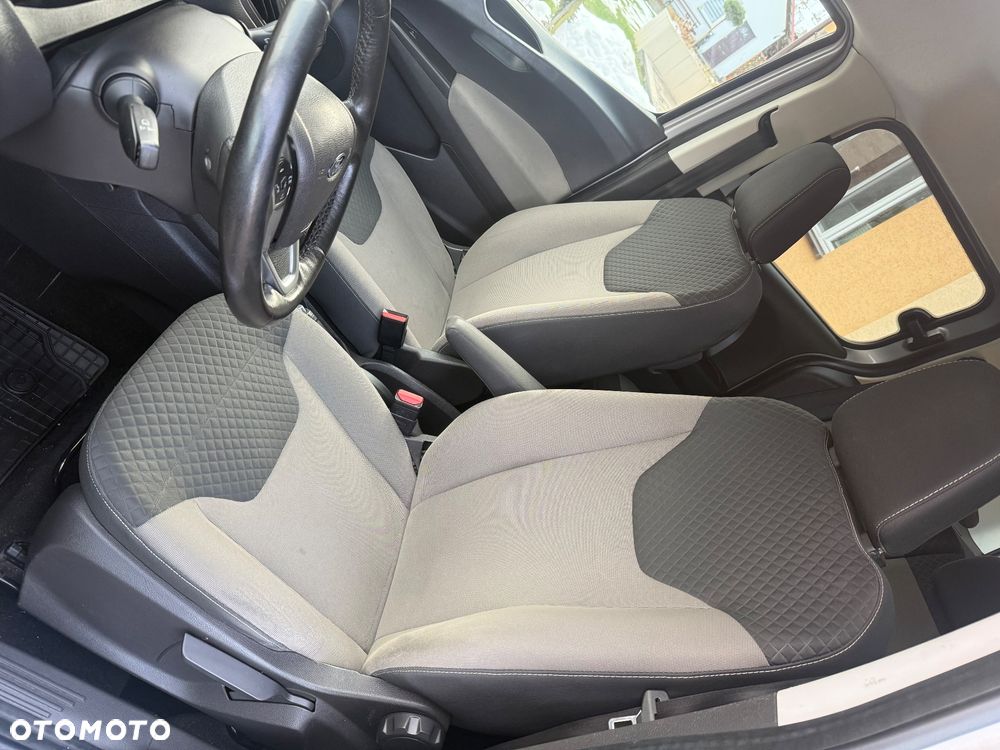 Ford Tourneo Courier 1.5 TDCi Titanium - 18