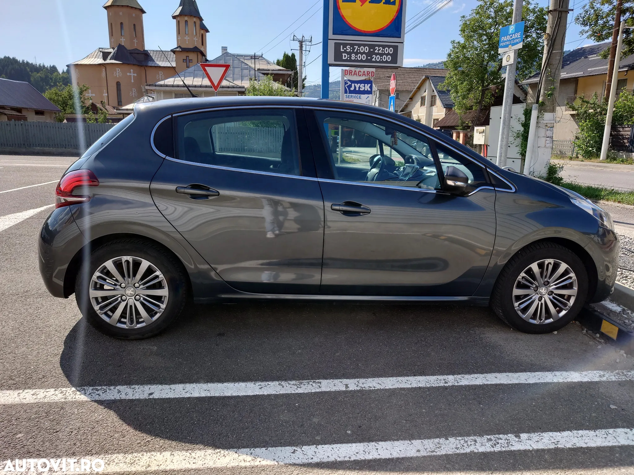 Peugeot 208 1.2 L PureTech Allure - 4