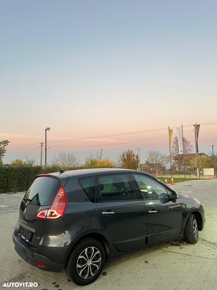 Renault Scenic 1.5dCi Authentique - 4