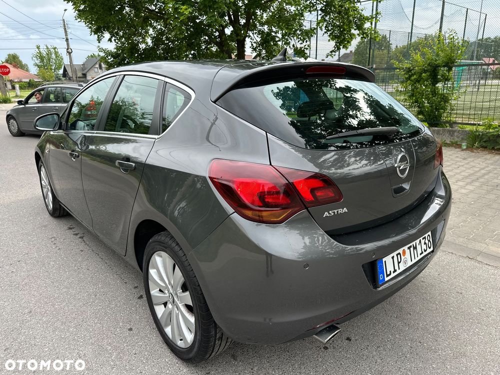 Opel Astra 1.4 T Cosmo - 12