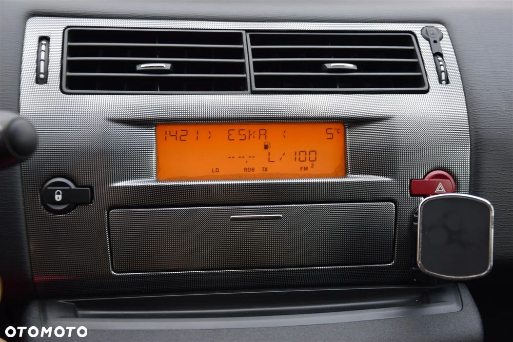 Citroën C4 1.4 16V Advance - 22